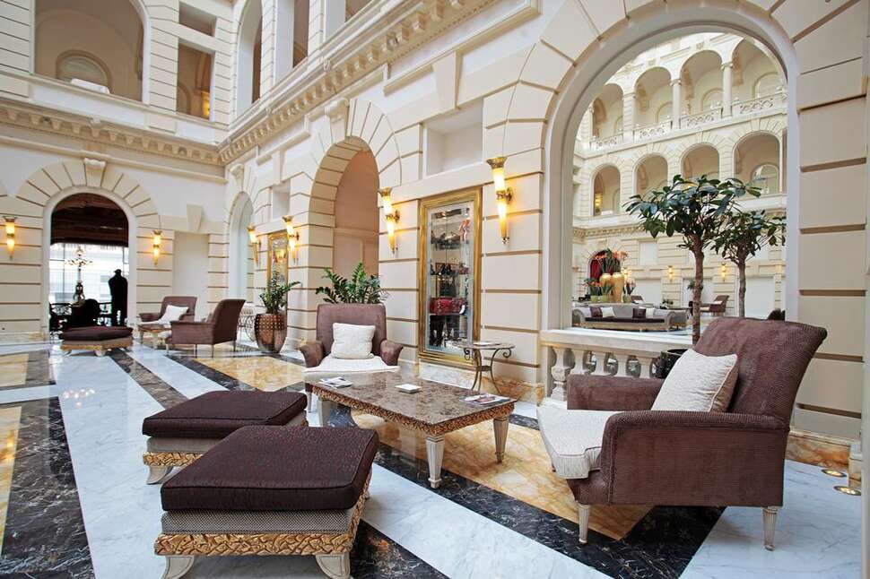 Ein Foto vom Innenbereich im Anantara New York Palace Budapest