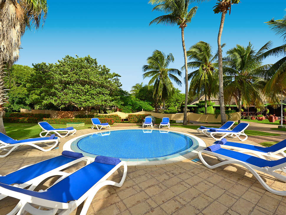 Ein Foto vom Pool im Iberostar Tainos