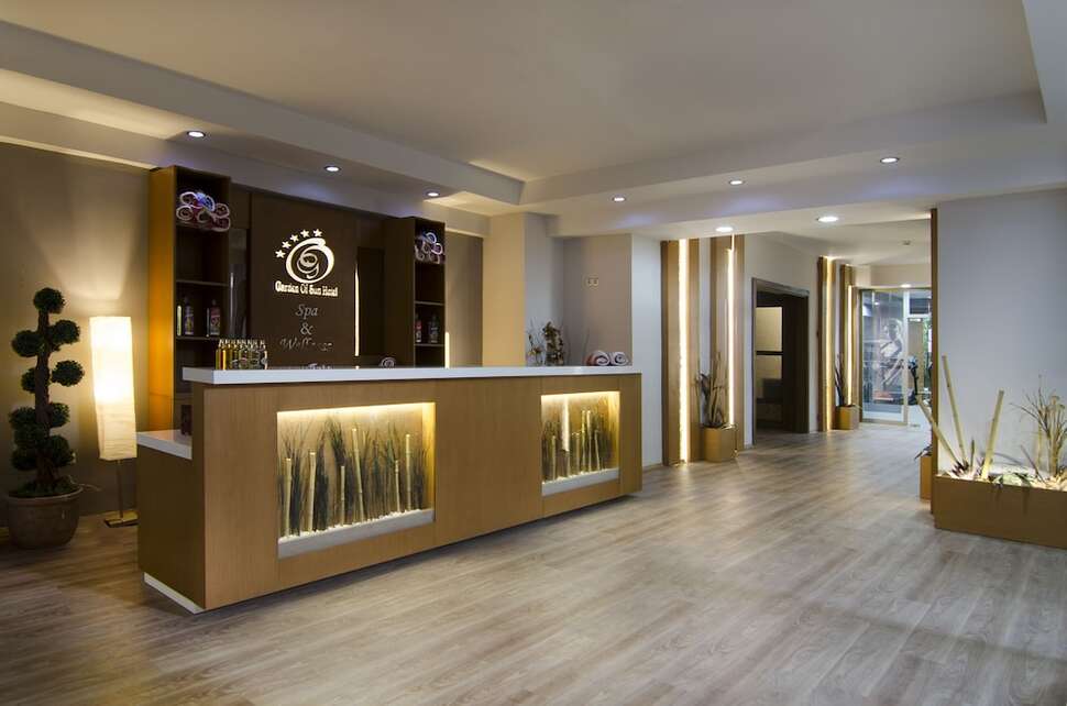 Een foto van het interieur van Garden of Sun Hotel