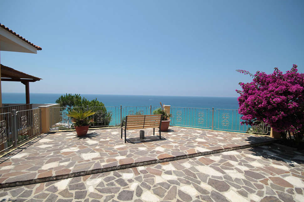 Ein Foto von der Terrasse im Tonicello Resort