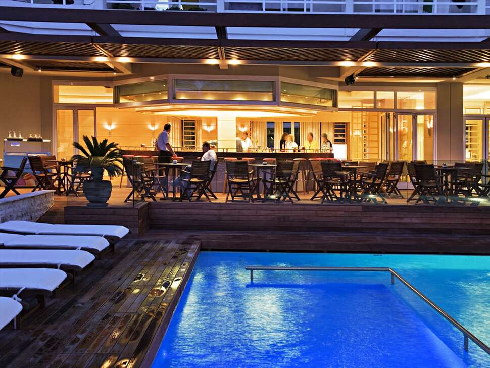 Ein Foto vom Pool im Athineon