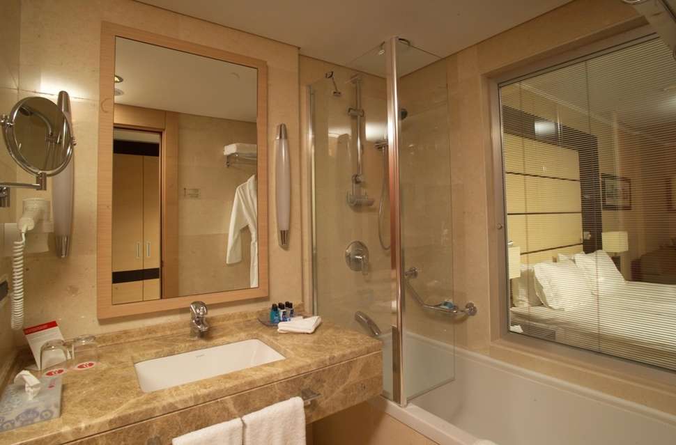 Ein Foto Ramada Plaza By Wyndham İstanbul City Center