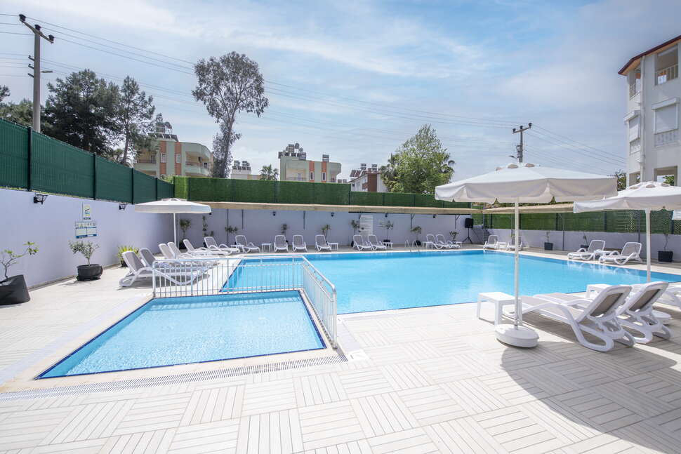 Ein Foto vom Pool im A Hotel Side