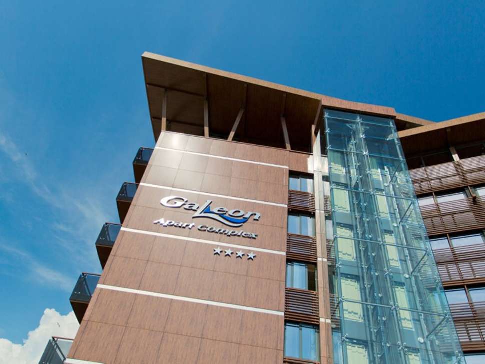 Een foto van de buitenkant van Galeon Residence Spa