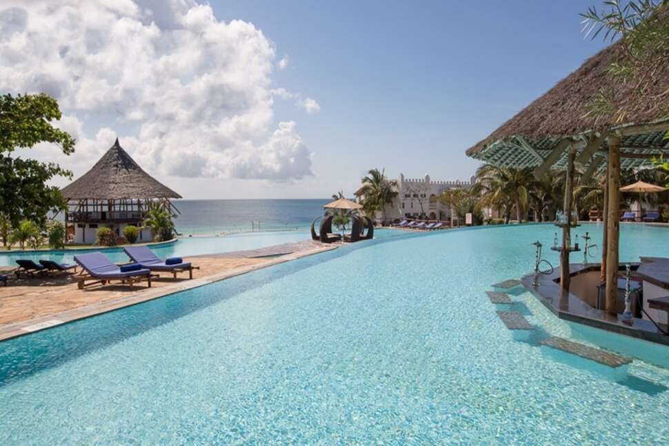 Een foto van het zwembad bij Royal Zanzibar Beach Resort