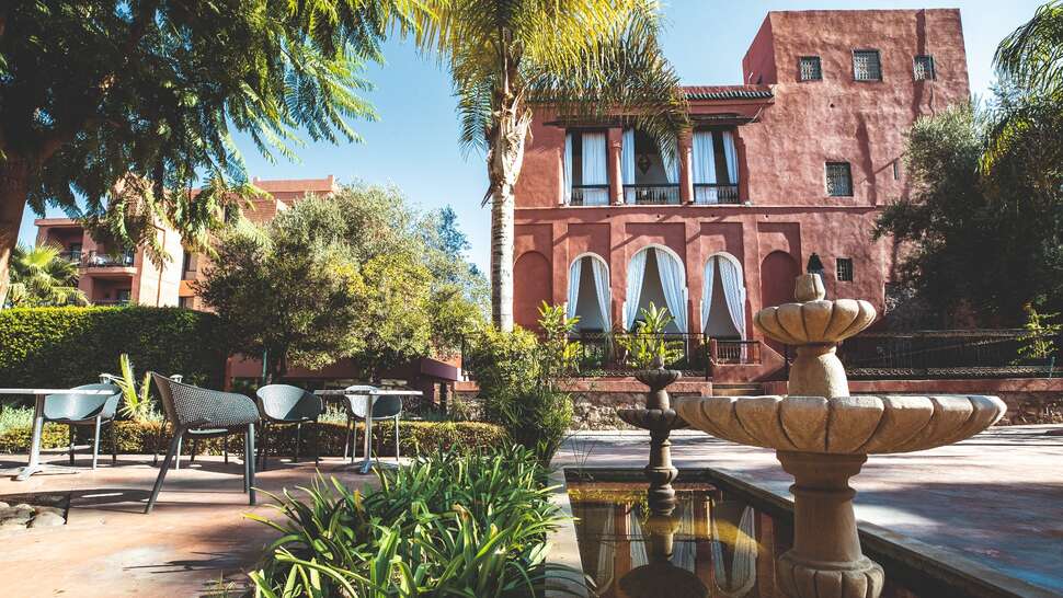 Een foto van het terras bij Medina Gardens