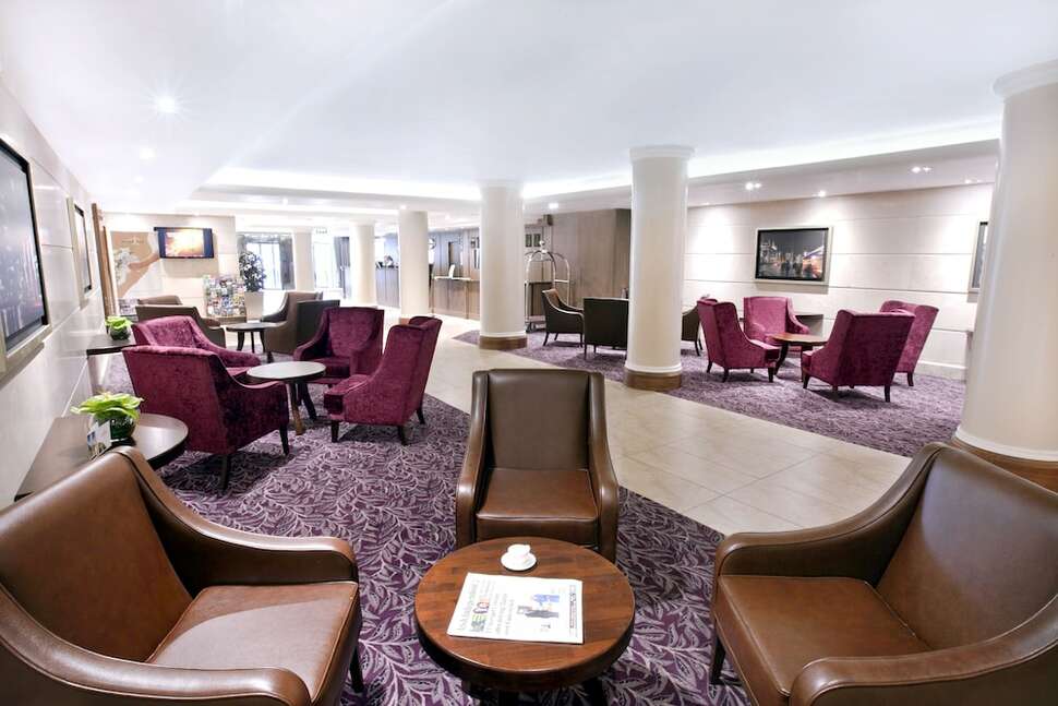Een foto van The Academy Plaza Hotel