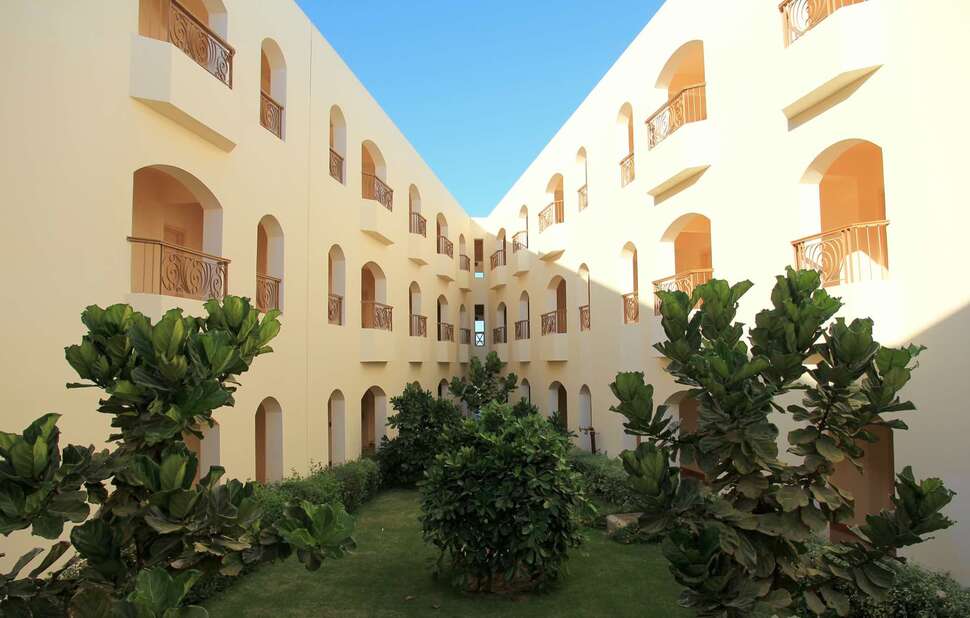 Een foto van de buitenkant van Royal Brayka Resort