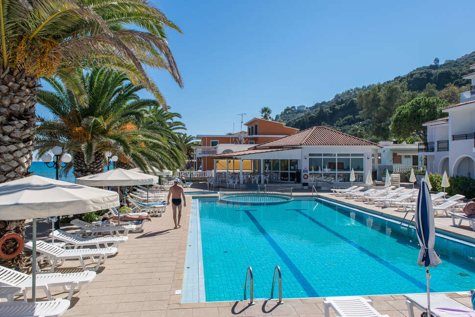 Een foto van het zwembad bij Paradise Beach Hotel Argassi