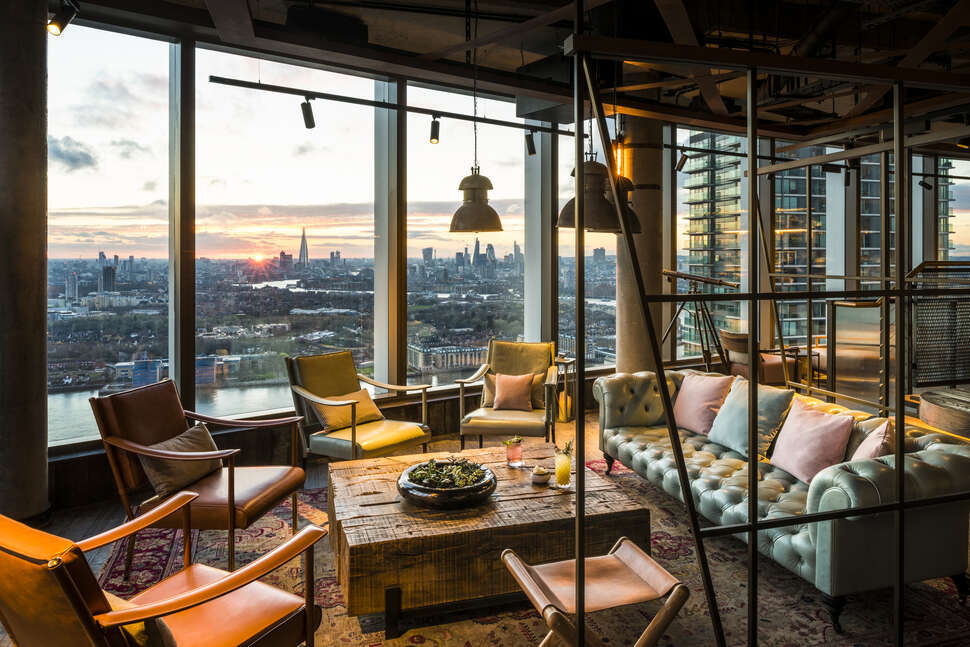 Een foto van het interieur van Novotel London Canary Wharf