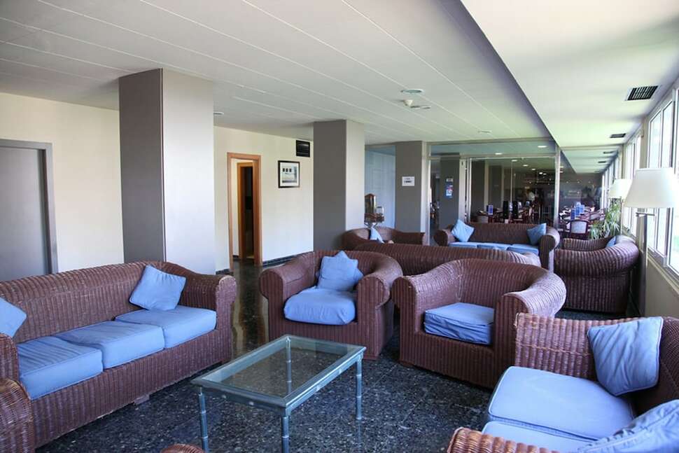 Een foto van het interieur van Ibersol Playa Dorada