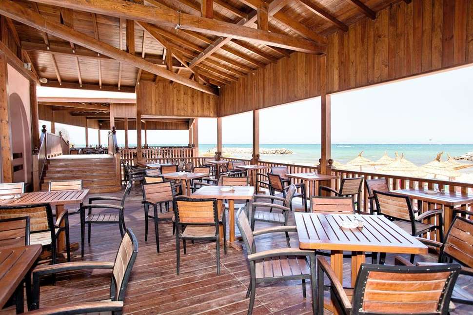 Een foto van het terras bij Marhaba Salem Resort