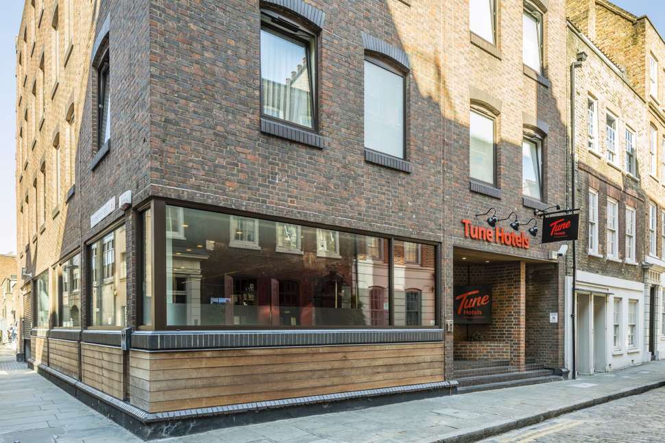 Een foto van een overzicht van Point A Hotel Liverpool Street