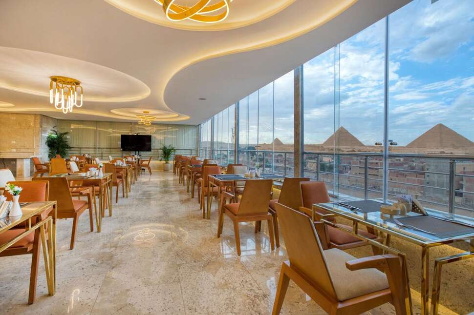 Een foto van Pyramids Plateau Hotel