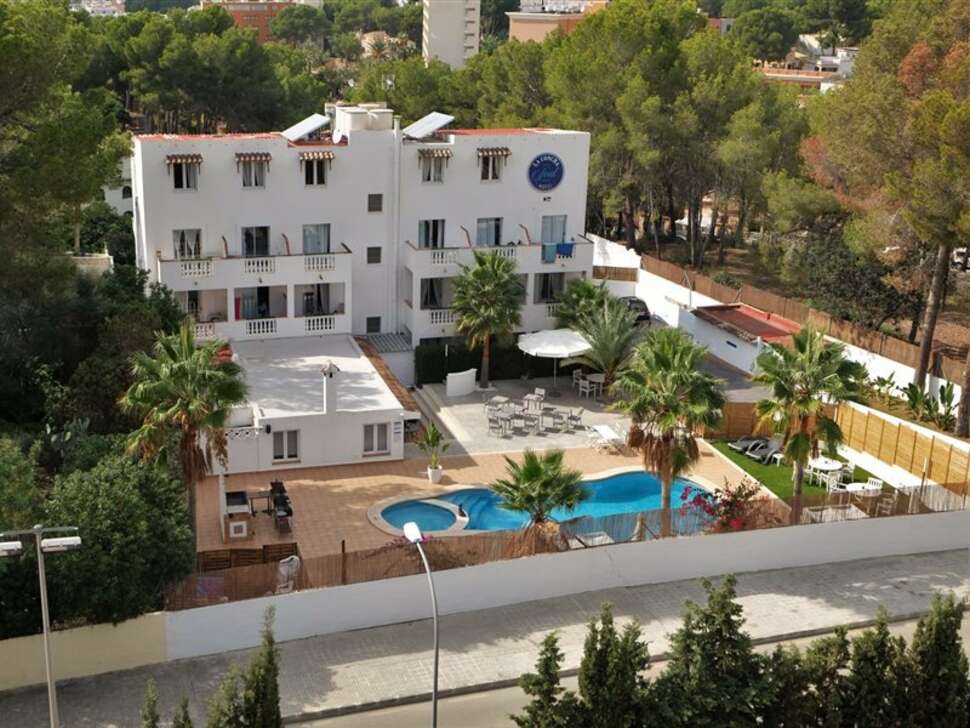 Een foto van de buitenkant van Hotel La Concha Soul