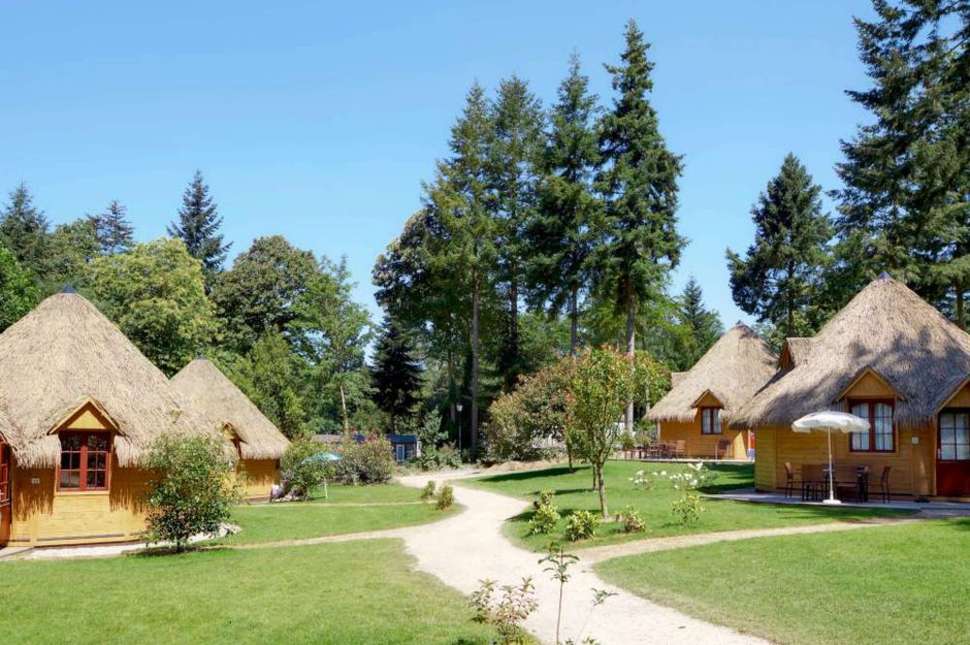 Een foto van de buitenkant van Les Ormes Domaine & Resort