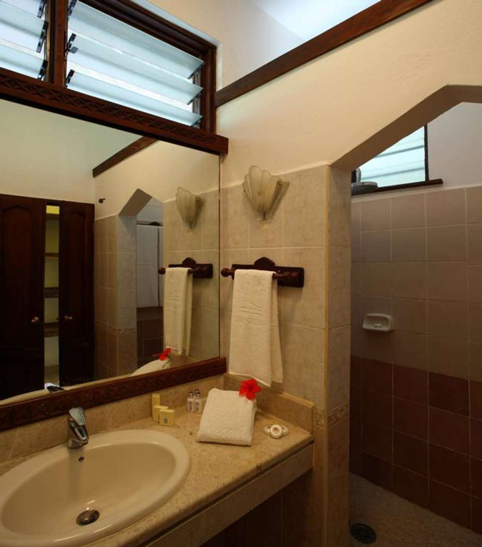 Ein Foto Bluebay Beach Resort & Spa