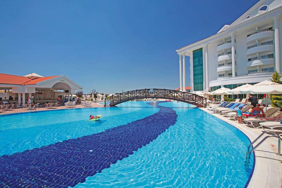 Een foto van het zwembad bij Roma Beach Resort & Spa