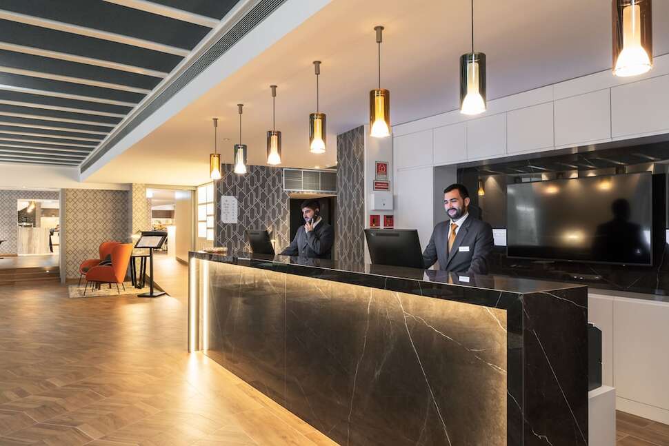 Een foto van het interieur van Catalonia Porto