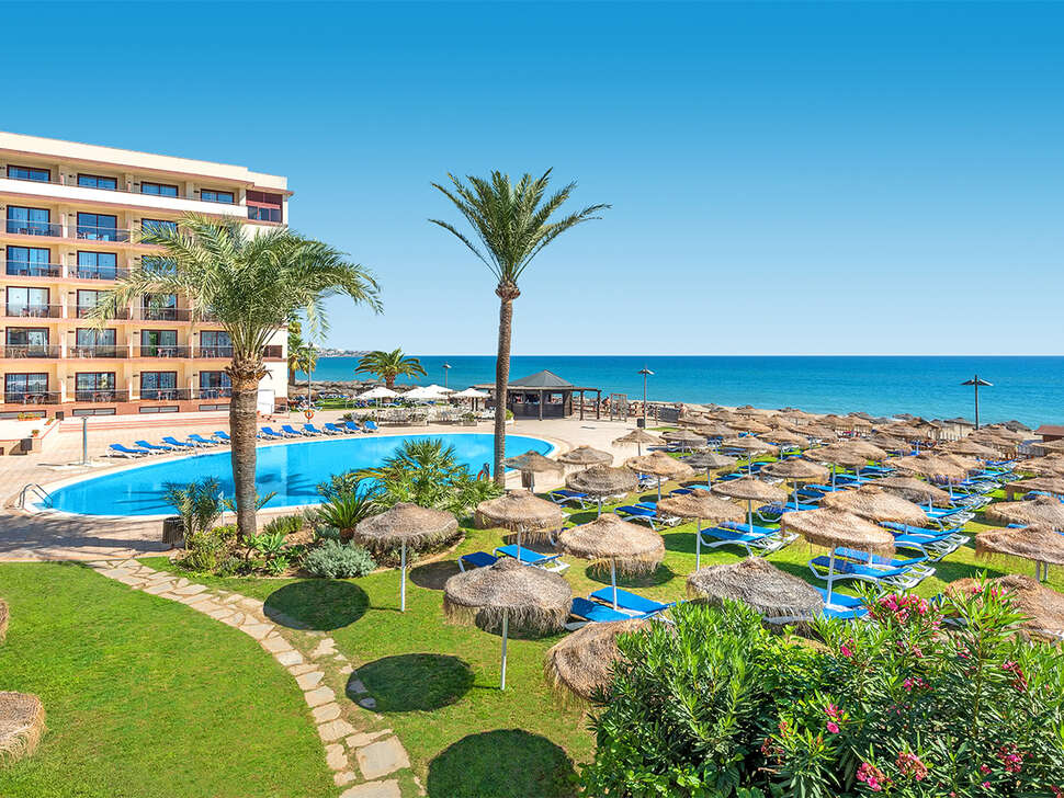 Een foto van het zwembad bij Gran Hotel Costa del Sol