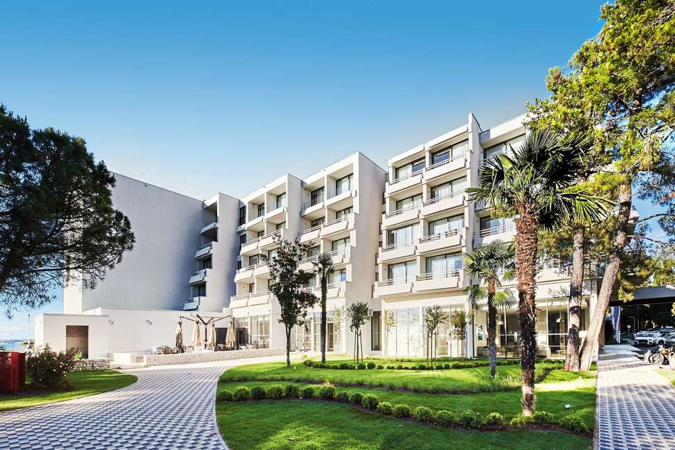 Ein Foto von der Außenansicht des Hotel Sipar Plava Laguna