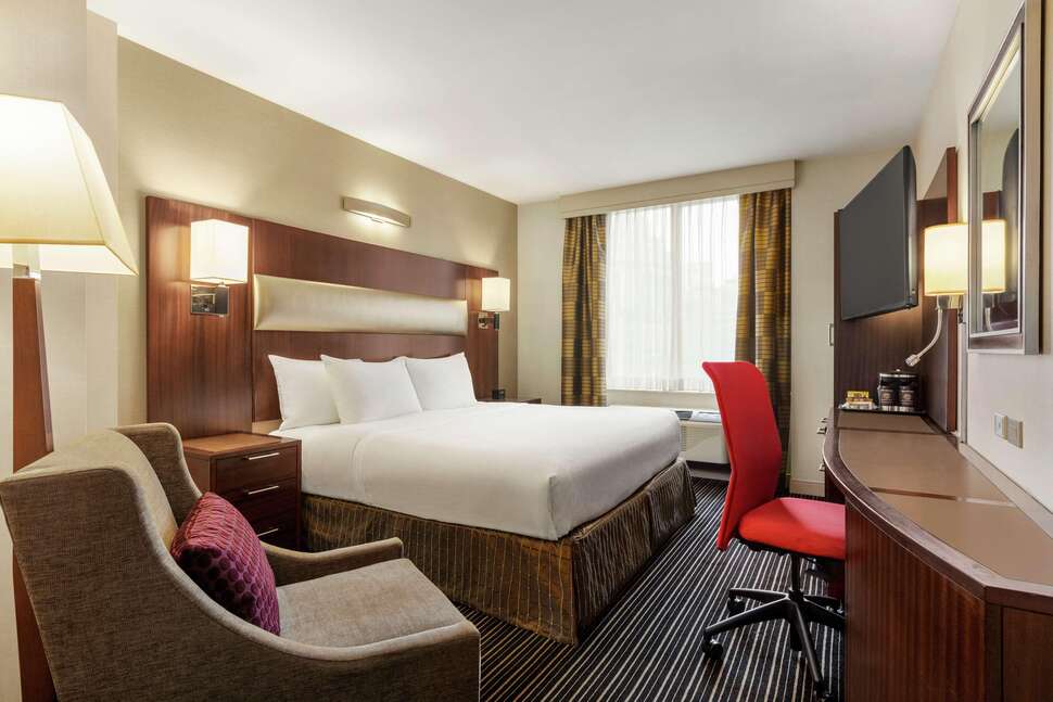 Ein Foto DoubleTree by Hilton New York Downtown