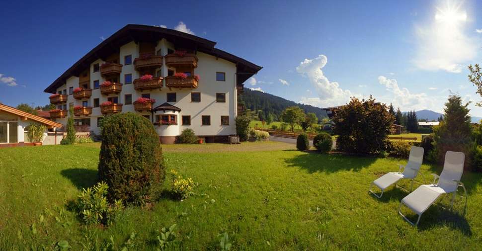 Een foto van de buitenkant van Hotel Bichlingerhof