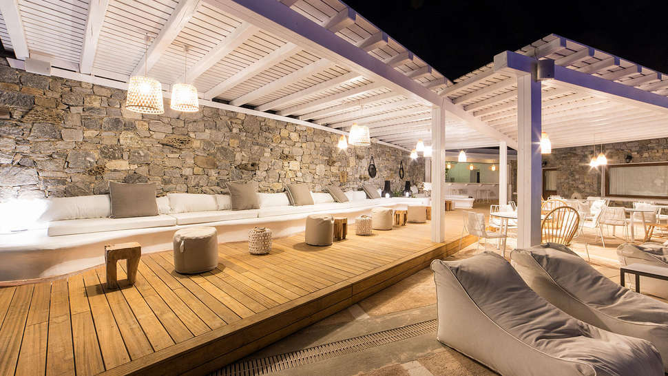 Een foto van het terras bij Osom Resort