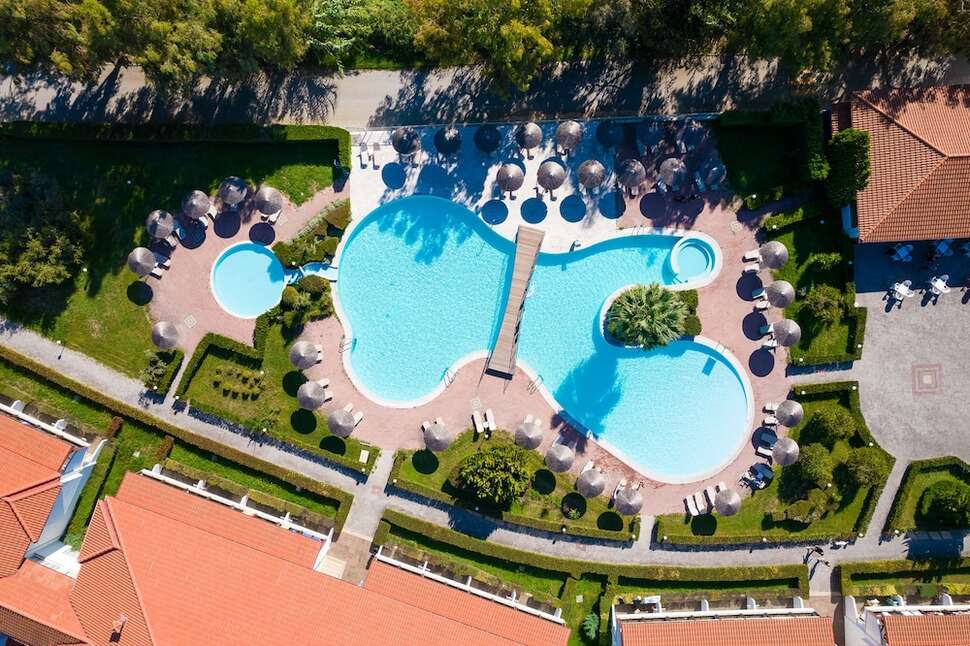 Een foto van het zwembad bij Alexandros Palace Hotel & Suites