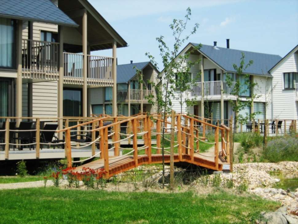 Een foto van de buitenkant van Golden Lakes Village