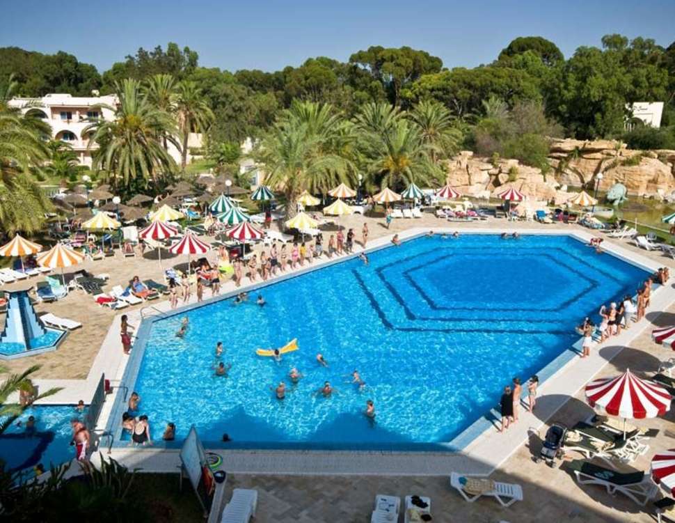 Een foto van een overzicht van Riviera Resort