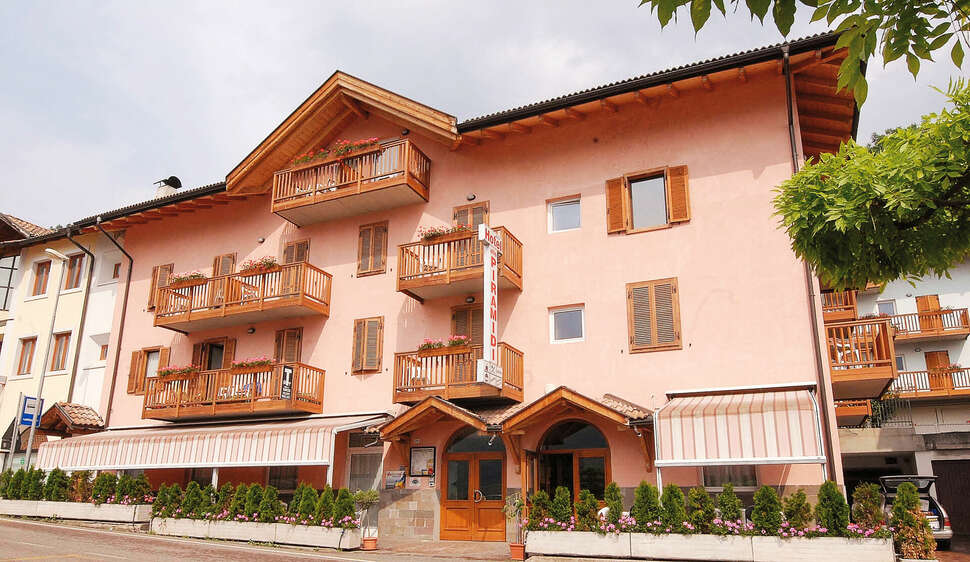 Ein Foto Hotel alle Piramidi