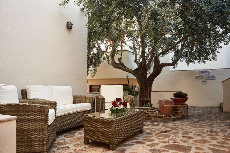 Een foto van het terras bij Parco Blu Club Resort