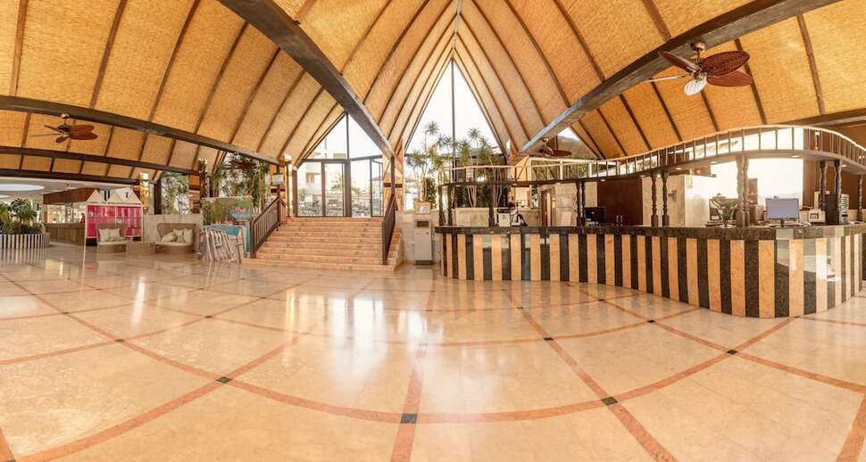 Een foto van het interieur van Magic Tropical Splash Aparthotel