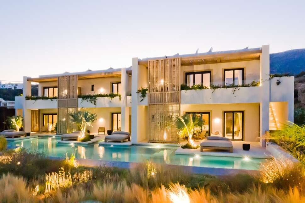 Een foto van het zwembad bij Almi Luxury Rooms
