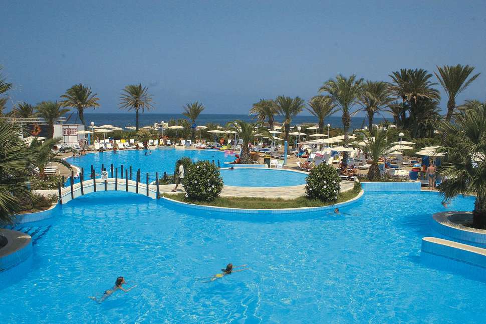 Een foto van het zwembad bij El Mouradi Skanes Beach