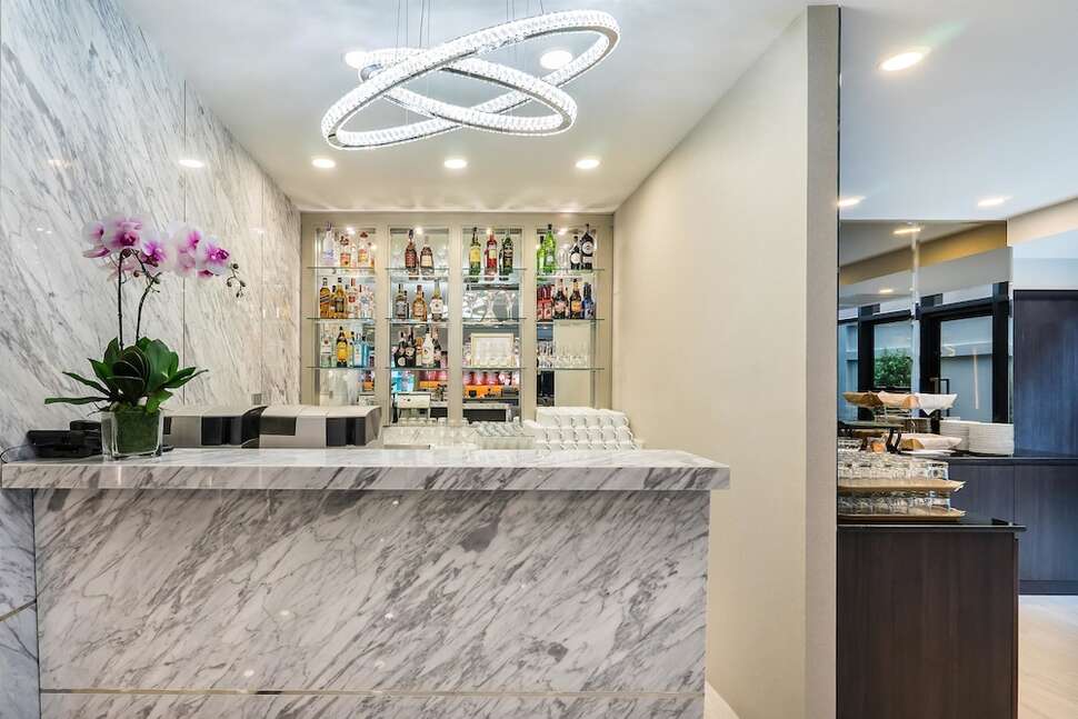 Een foto van SureStay Plus Hotel by Best Western Sukhumvit 2