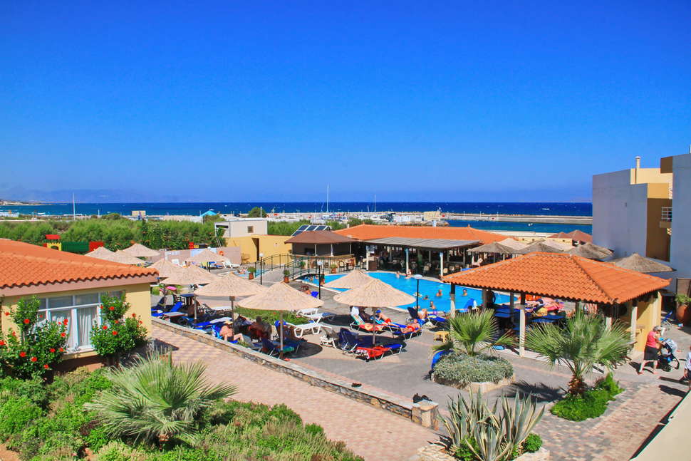 Een foto van het zwembad bij Hotel Kalia Beach