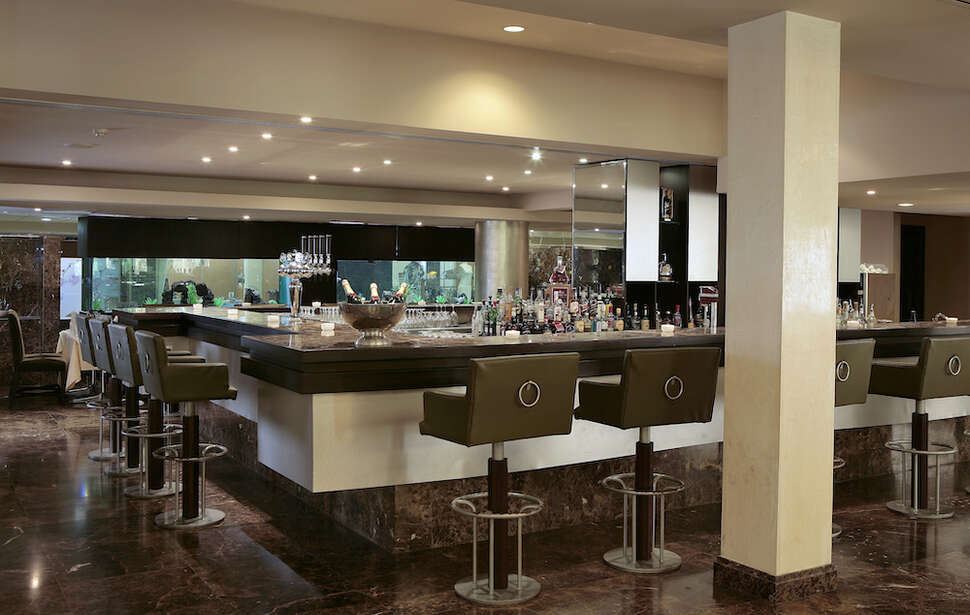 Een foto van de faciliteiten bij Adams Beach Hotel