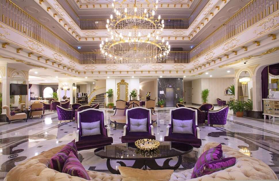 Een foto van het interieur van Side Orange Palace