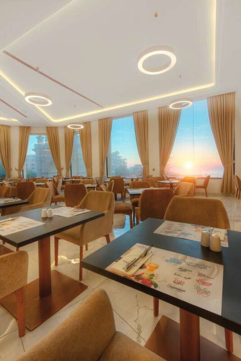 Ein Foto Golden Tulip Vivaldi Hotel