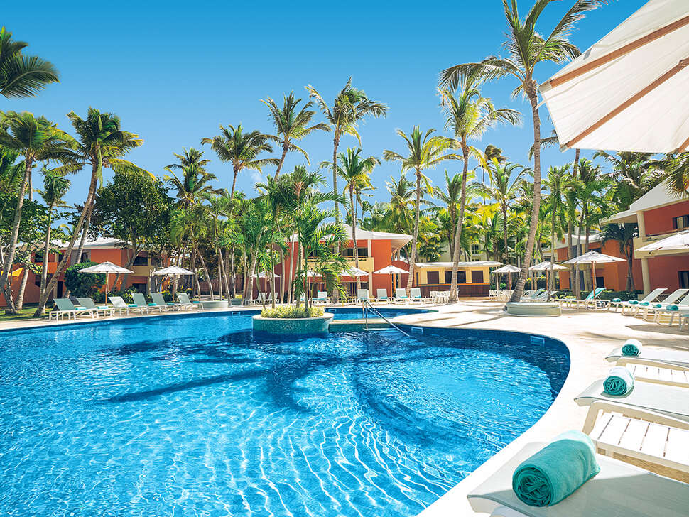 Een foto van het zwembad bij Iberostar Selection Bavaro