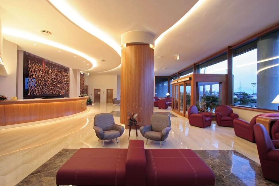 Een foto van Royal Continental Hotel