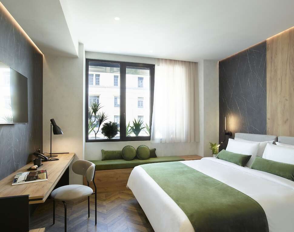Een foto van The Port Square Hotel
