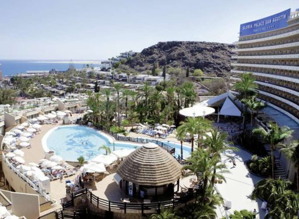 Een foto van het zwembad bij Gloria Palace San Agustin Thalasso