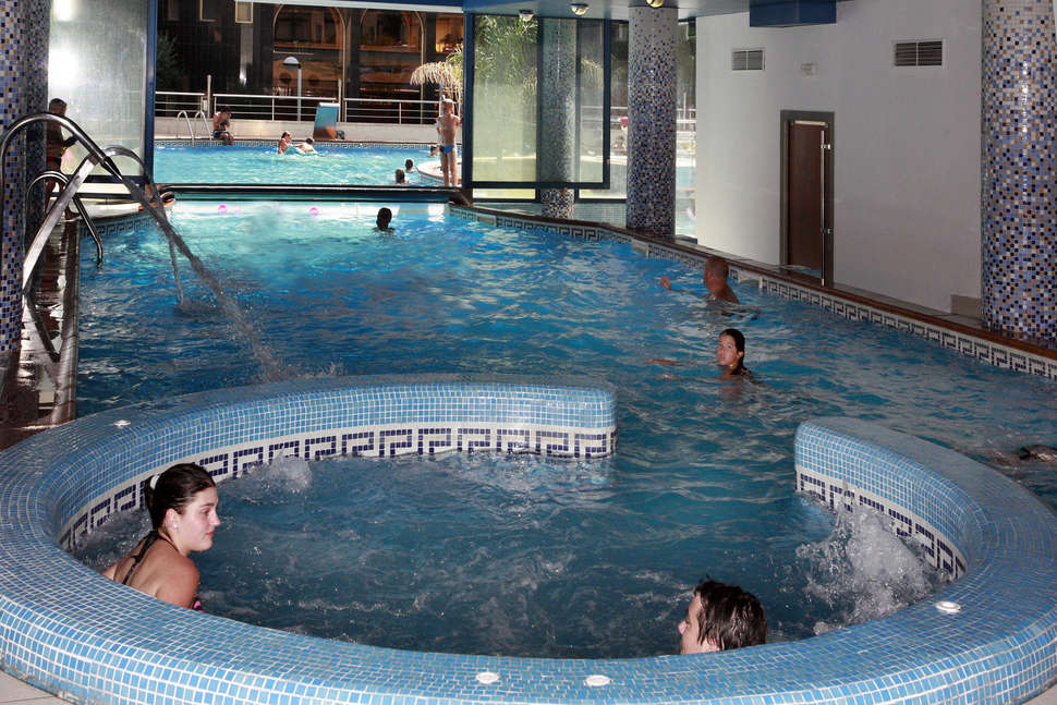 Een foto van het zwembad bij Hotel Blaucel