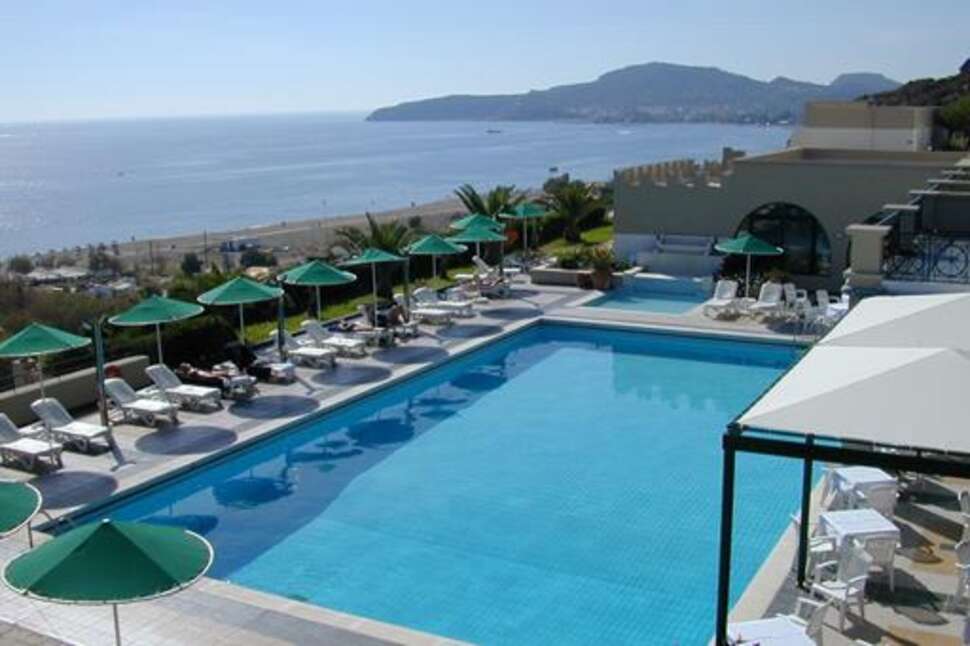 Een foto van het zwembad bij Calypso Palace Hotel