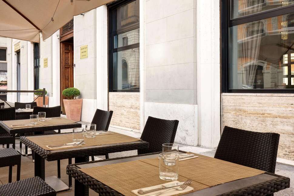 Ein Foto Golden Tulip Rome Piram