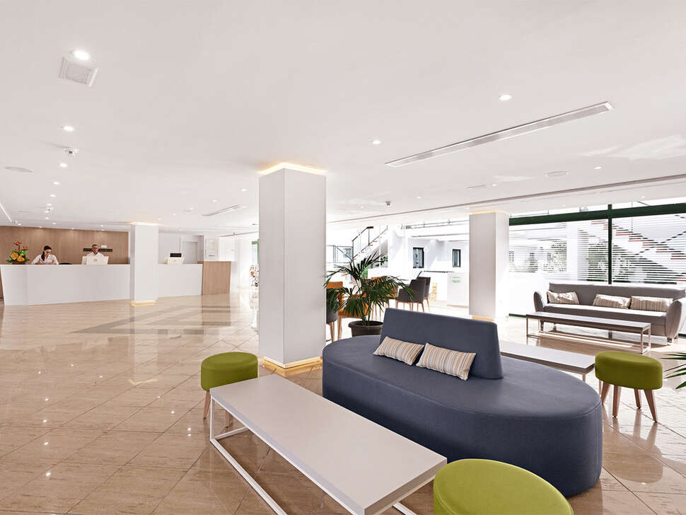 Een foto van het interieur van THB Flora