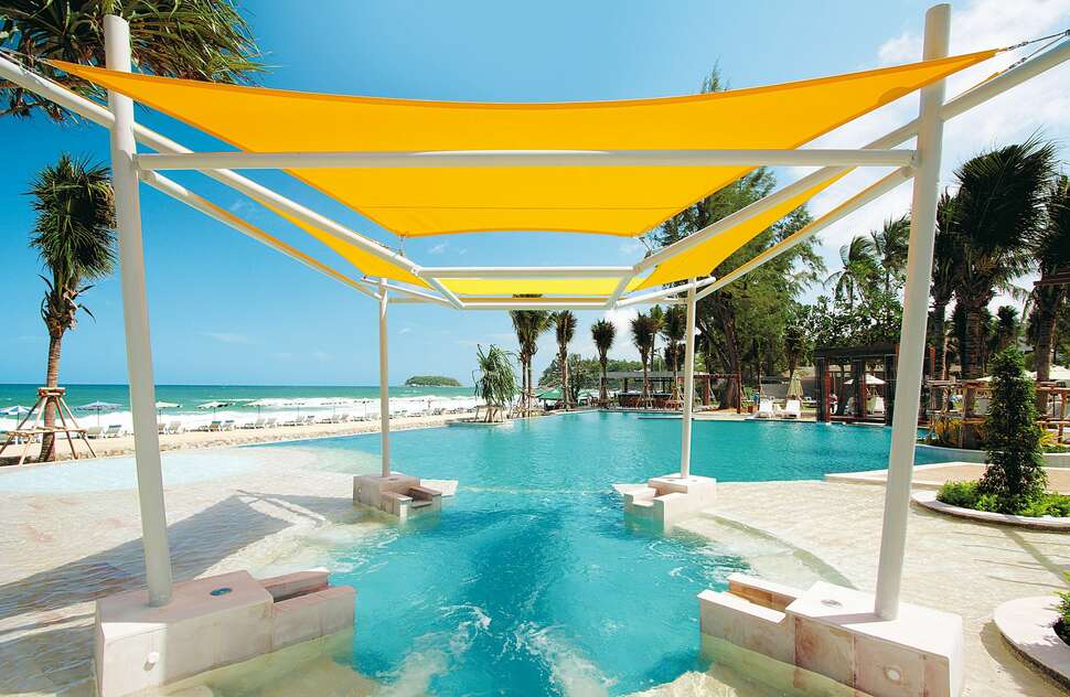 Een foto van het zwembad bij Katathani Phuket Beach Resort